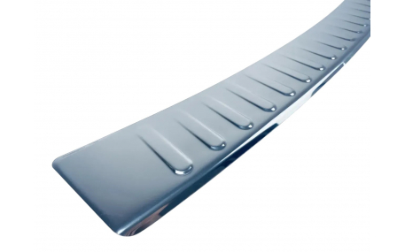 Накладка на задний бампер Toyota Auris