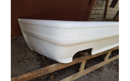 Бампер задний BMW E30