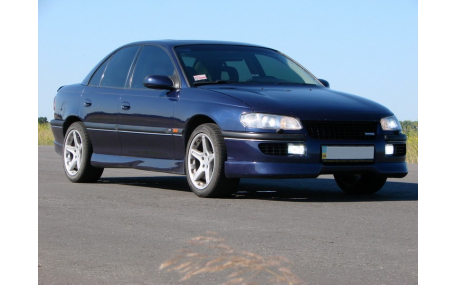 Накладка передняя Opel Omega B