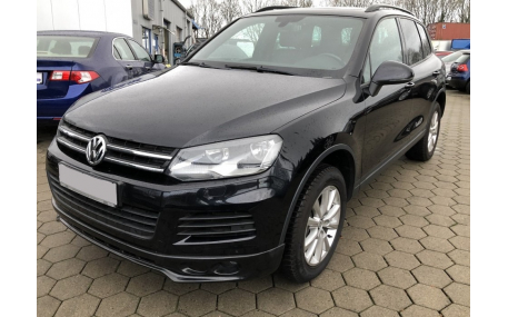 Накладка передняя Volkswagen Touareg