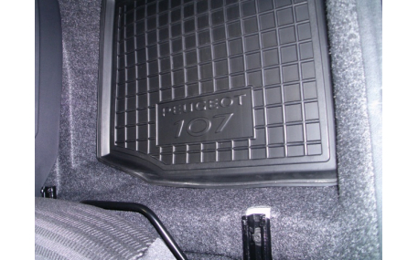 Коврики в салон Peugeot 107