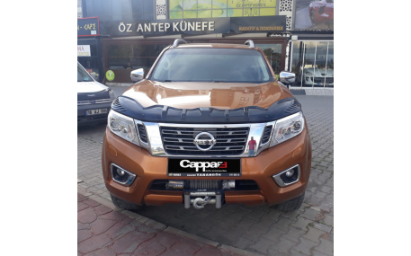 Дефлектор капота Nissan Navara