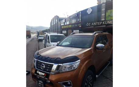 Дефлектор капота Nissan Navara