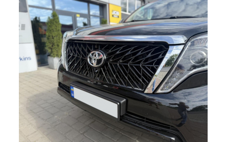 Решетка радиатора Toyota Land Cruiser Prado 150 2013-2017