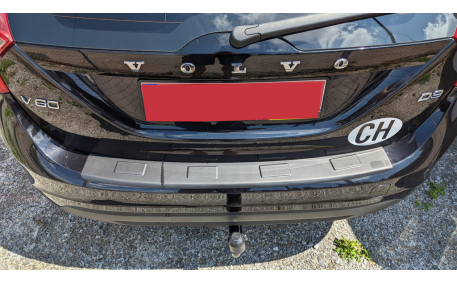 Накладка на задний бампер Volvo V60
