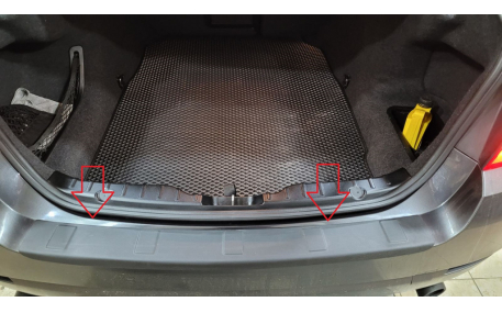 Накладка на задний бампер BMW 5 (F10)