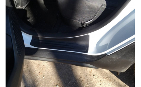 Накладка на пороги Renault Duster