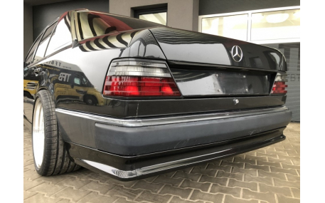 Накладка задняя Mercedes E-class W124