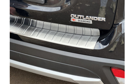 Накладка на задний бампер Mitsubishi Outlander