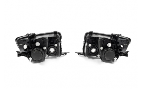 Фары передние Mitsubishi Pajero Wagon 4