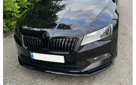 Накладка передняя Skoda Superb 2015-2019