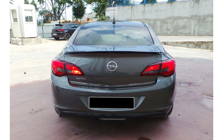 Накладка задняя Opel Astra J