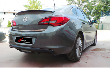 Накладка задняя Opel Astra J