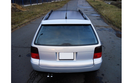 Накладка задней двери Volkswagen Passat B5