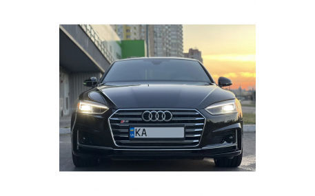 Решетка радиатора Audi A5 F5 2017-2021