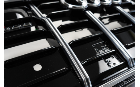 Решетка радиатора Audi Q8 2018-2023