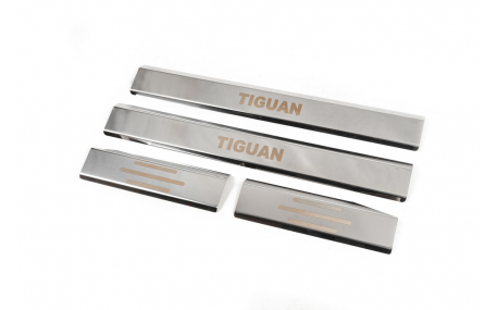 Накладки на пороги Volkswagen Tiguan