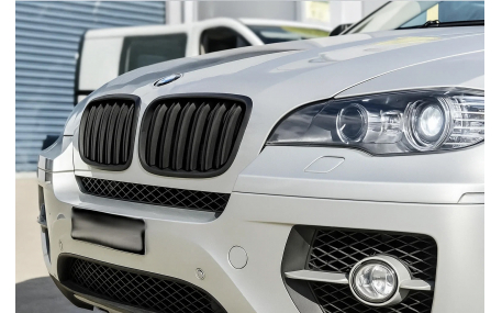 Решетка радиатора BMW X5 (E70)