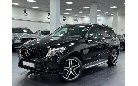 Решетка радиатора Mercedes GLE-class W166