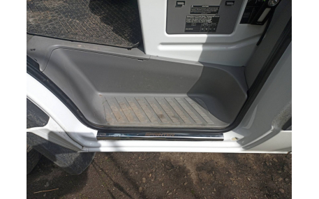 Накладки на пороги Mercedes Sprinter