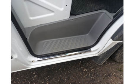 Накладки на пороги Mercedes Sprinter