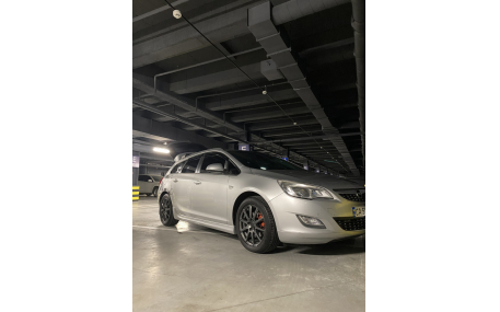 Накладка передняя Opel Astra J 2012-2015