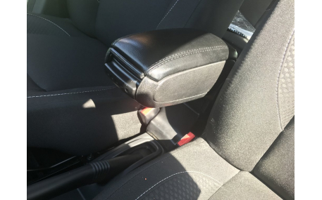 Подлокотник Renault Duster
