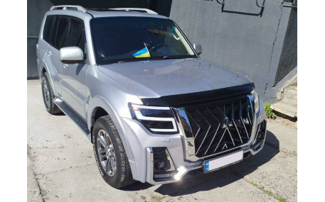 Фары передние Mitsubishi Pajero Wagon 4