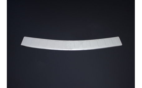 Накладка на задний бампер Chevrolet Tracker