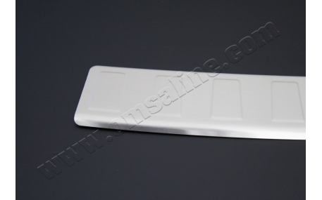 Накладка на задний бампер Chevrolet Tracker