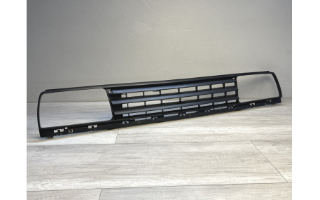 Решетка радиатора Volkswagen Jetta