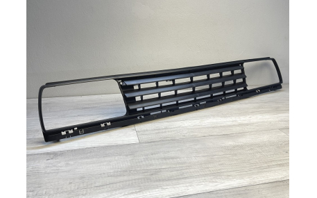 Решетка радиатора Volkswagen Jetta