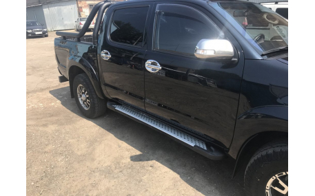 Подножки Toyota Hilux