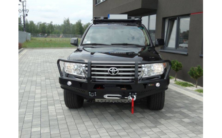 Бампер передний Toyota Land Cruiser 200