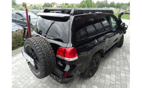 Бампер задний Toyota Land Cruiser 200