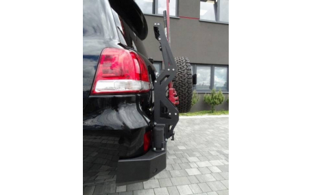 Бампер задний Toyota Land Cruiser 200