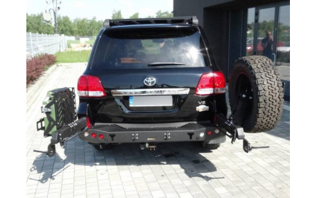 Бампер задний Toyota Land Cruiser 200