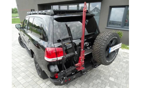 Бампер задний Toyota Land Cruiser 200