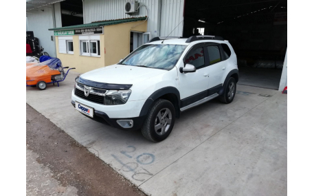 Дефлектор капота Renault Duster