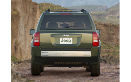 Накладка на задний бампер Jeep Patriot