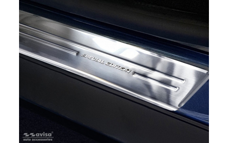 Накладки на пороги Renault Duster