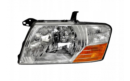 Фара передняя Mitsubishi Pajero Wagon 3
