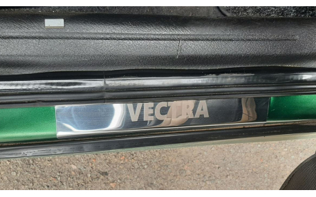 Накладки на пороги Opel Vectra B