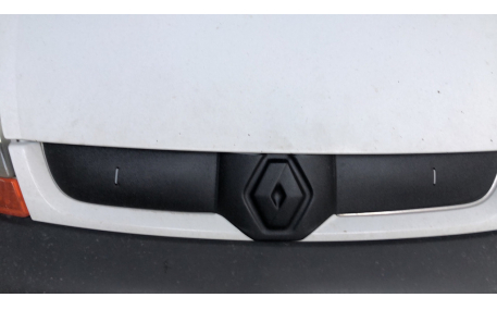 Зимняя накладка на решетку Renault Trafic
