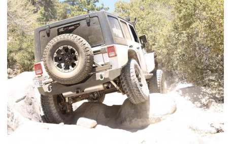 Бампер задний Jeep Wrangler JK
