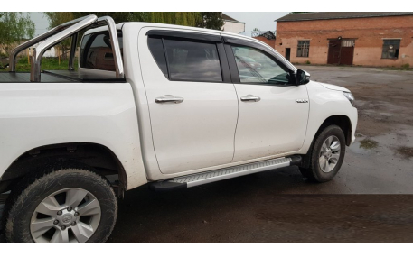 Подножки Toyota Hilux