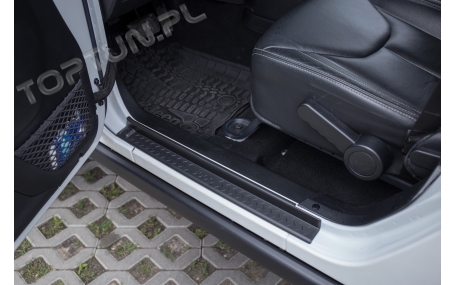 Накладки на пороги Jeep Wrangler