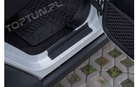 Накладки на пороги Jeep Wrangler