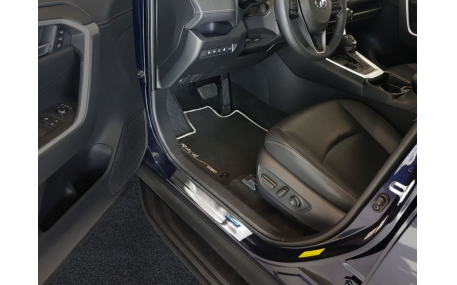 Накладки на пороги Toyota RAV4