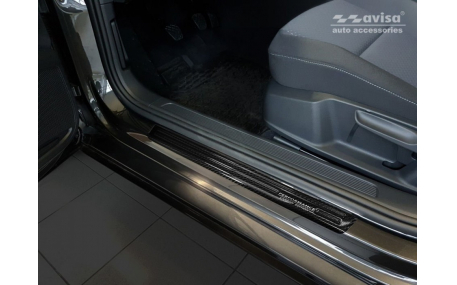 Накладки на пороги Volkswagen Passat B8